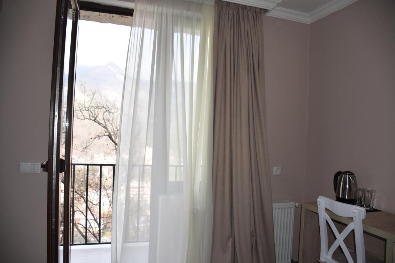 Nikala'S House Hotel Borjomi Bagian luar foto