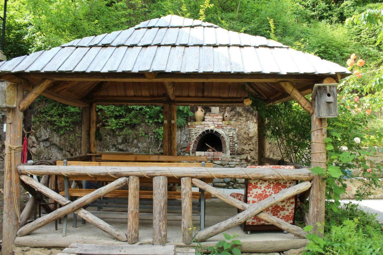 Nikala'S House Hotel Borjomi Bagian luar foto